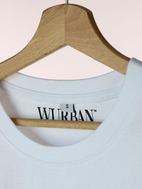 Oversized shirt van Wurban Wear met de tekst purpose of terwijl doel op de achterkant