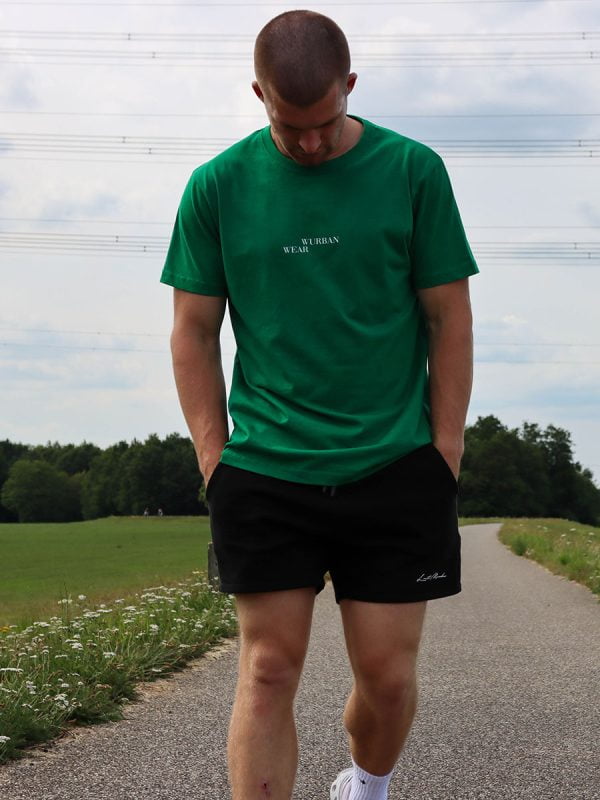 een never waste talent groene sport shirt van wurban wear is een oversized shirt vol motivatie