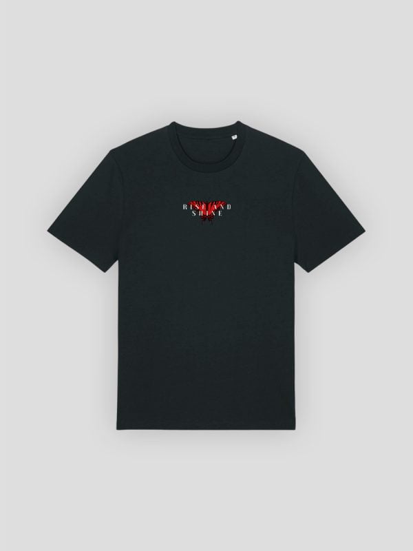 Een casual streetwear t-shirt met opvallende vlinders en inspirerende butterfly effect quotes van Wurban Wear