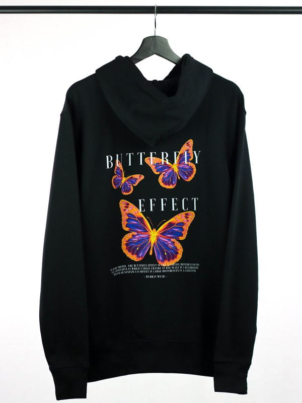 Een casual streetwear hoodie met opvallende vlinders en inspirerende butterfly effect quotes van Wurban Wear
