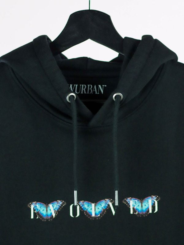 Een casual streetwear hoodie met opvallende vlinders en inspirerende evolved butterfly quotes van Wurban Wear