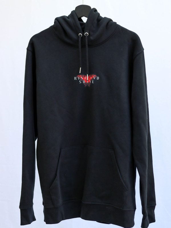 Een casual streetwear hoodie met opvallende vlinders en inspirerende rise and shine quotes van Wurban Wear