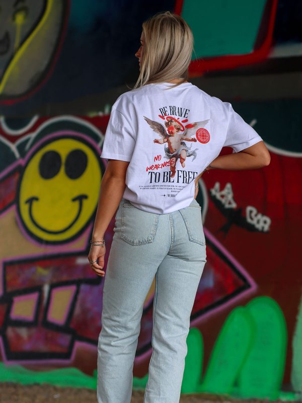 Met de inspirerende quote be brave to be free is dit oversized t shirt van Wurban Wear een sprekend stoic shirt