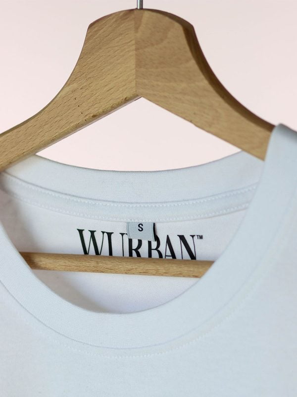 Met de inspirerende quote be brave to be free is dit oversized t shirt van Wurban Wear een sprekend stoic shirt