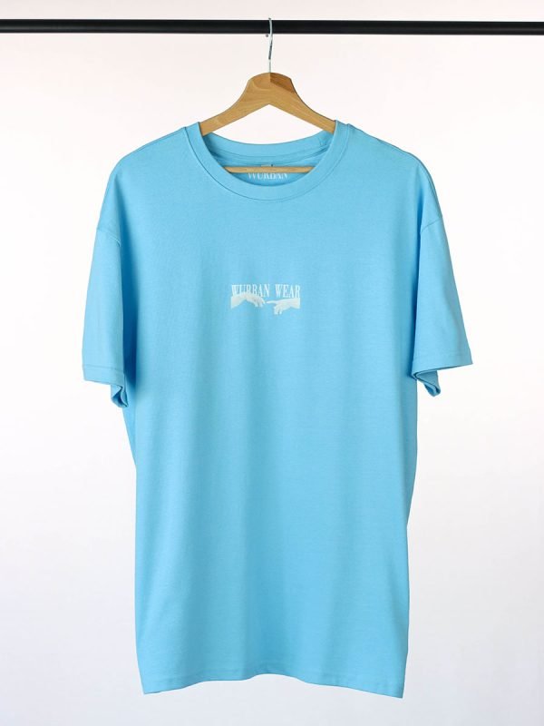 the obstacle is the way quote streetwear oversized t shirt van Wurban Wear in een natuurlijke omgeving