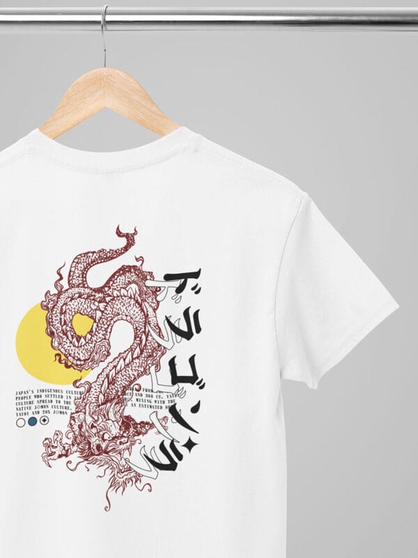 Een chinese dragon casual t shirt van Wurban Wear met daarop een draak als mytisch wezen in een japanse stijl