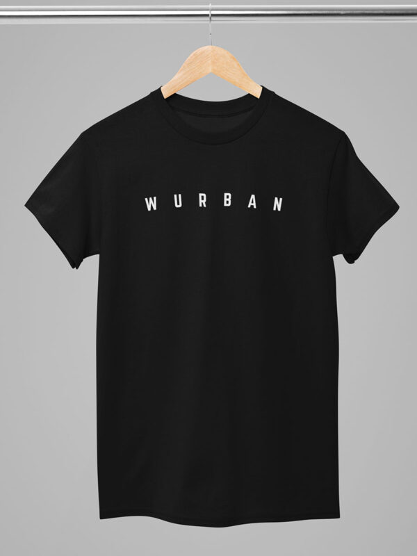Een casual t shirt van Wurban Wear genaamd no mountain to high voor avonturiers en backpackers in de bergen op avontuur